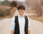 メガネをかけた韓国人男性